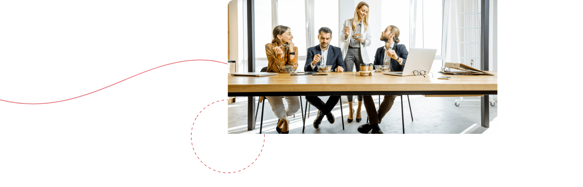 Mitarbeiter reden über Ziele im Employer Branding