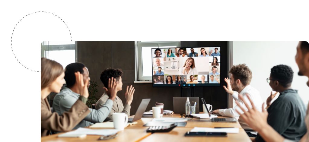 Mitarbeiter im Besprechungsraum diskutieren Employer Value Proposition Beispiele