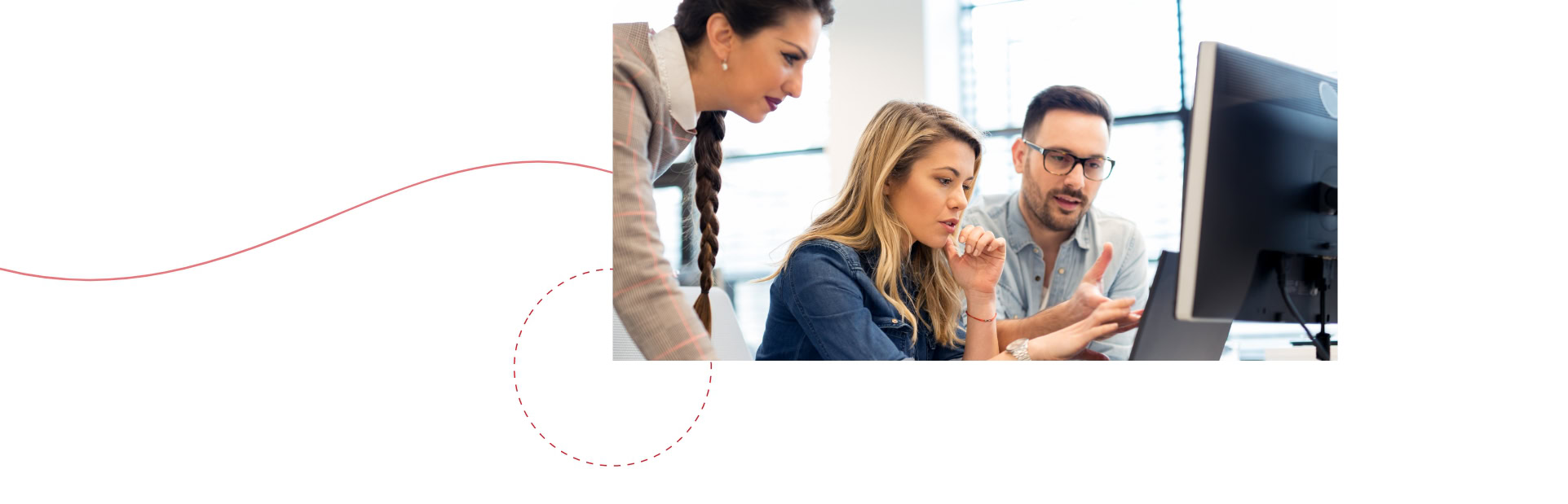 Team bespricht die Planung des neuen Recruiting Videos