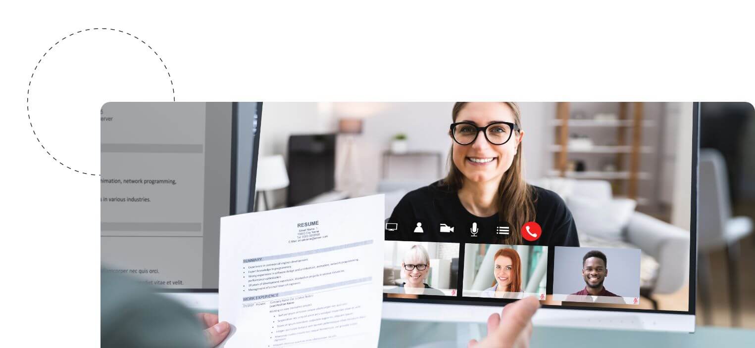 Recruiter hat Videointerview Fragen vorbereitet