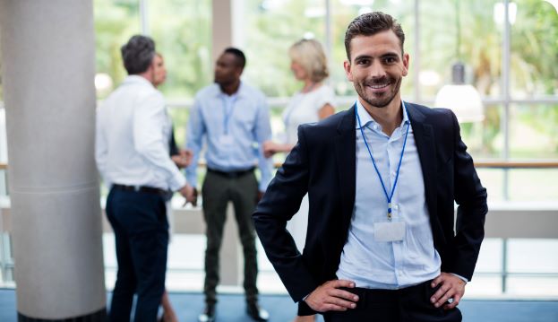 Mitarbeiter auf einer Jobmesse