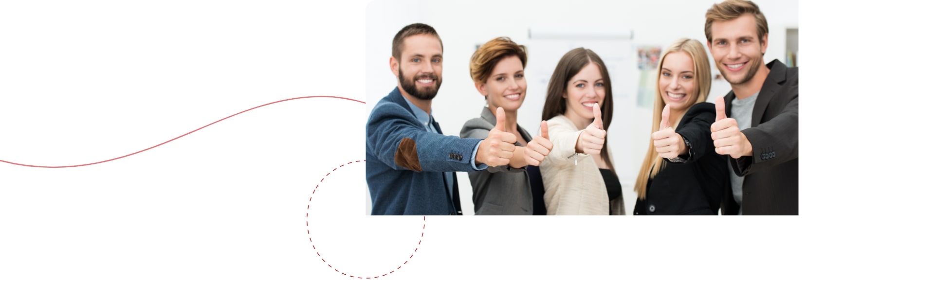 Junge zufriedene Mitarbeiter mit positiven Berührungspunkten in der Candidate Journey