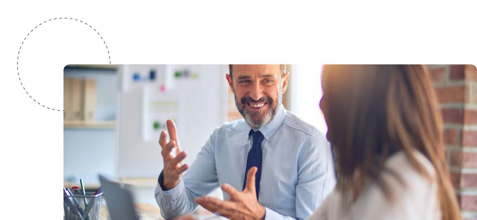 Zwei Kollegen im Cross Mentoring Programm